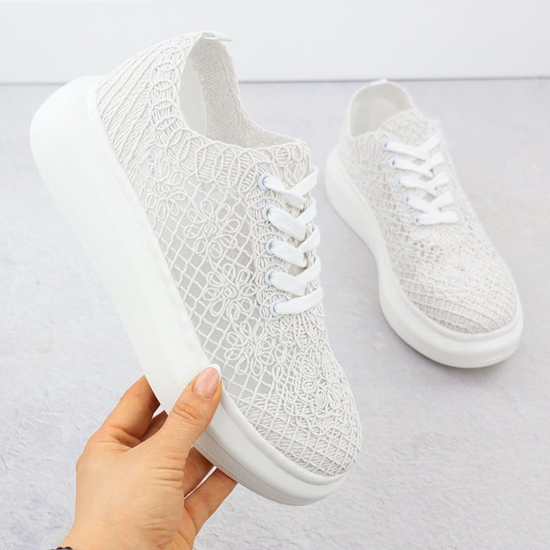 Frauenschuhe auf der Plattform weiße Vinceza 17371 1