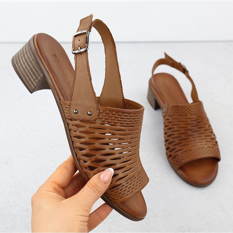 T.Sokolski Frauen Ledersandalen auf Brown T., Sokolski L25-709 braun 1