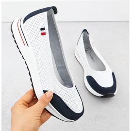 Openwork Leder -Ballerinas auf der White Filippo 6134 -Plattform weiß 1