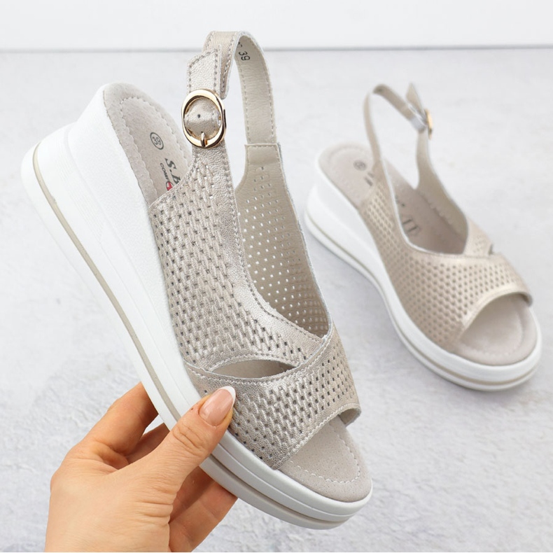 S.Barski Openwork Frauen-Ledersandalen auf den Złote S. Barski LR51-660 Wedges golden 1