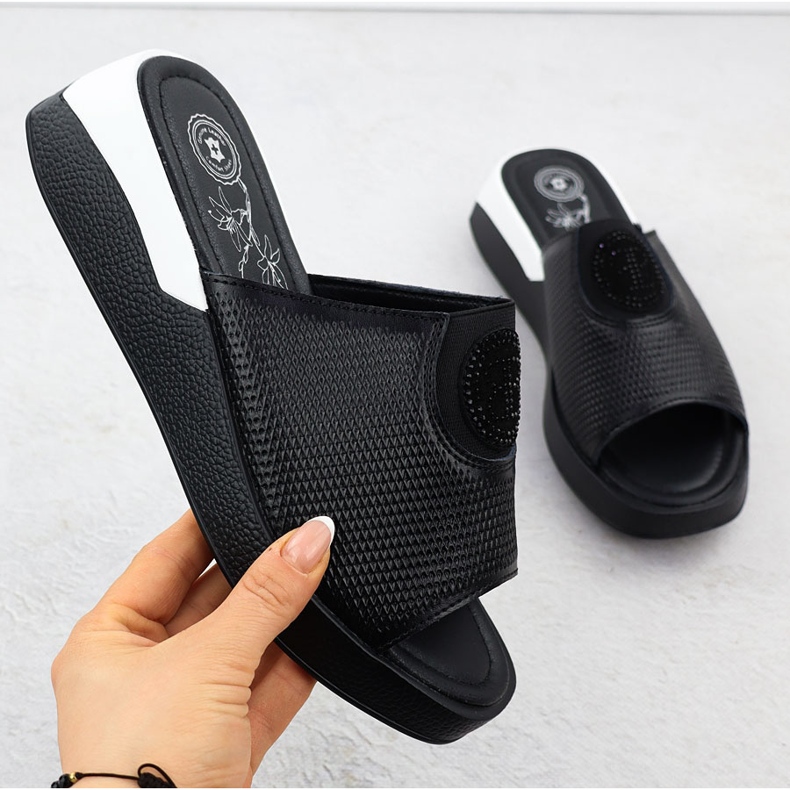 Frauen Leder -Hausschuhe bequeme schwarze Jezzi 8479 1