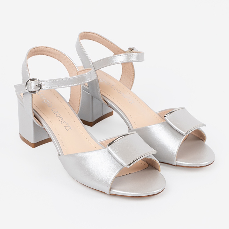 Sergio Leone Sandalen auf der Säule von Frauen mit einer offenen Silberferse silber- 1