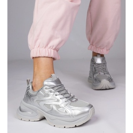 Silbersport -Turnschuhe auf einer dicken Sohle silber- 3