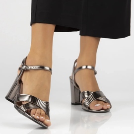 Filippo Damen -Ledersandalen für Frauen auf dem DS6901/25 GN Graphit Steel Post schwarz 2