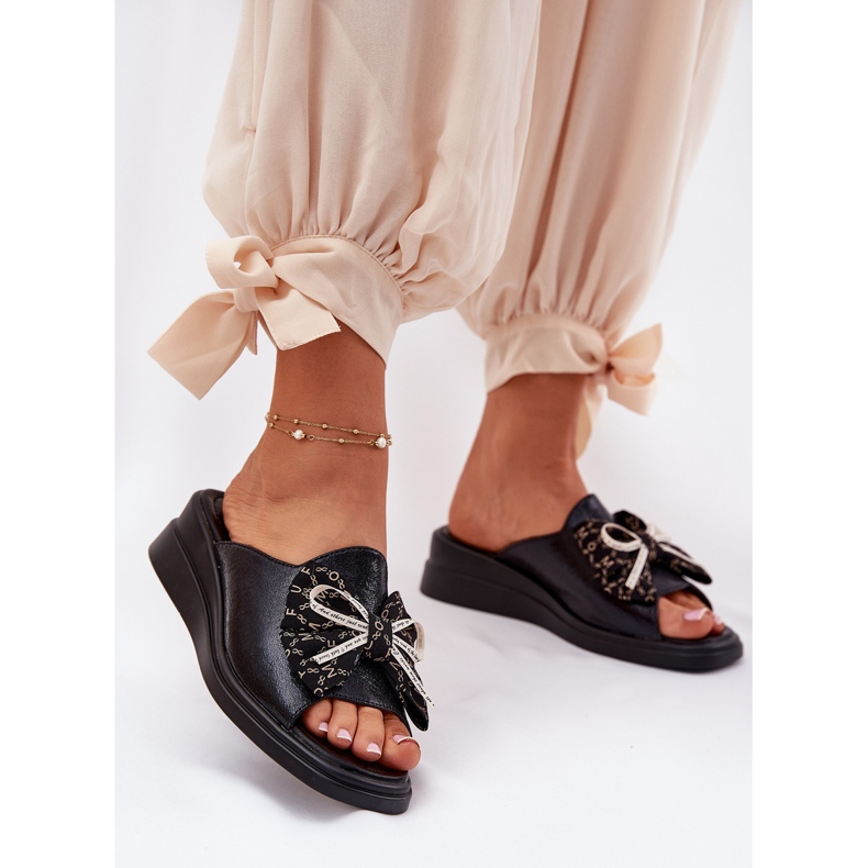 Jezzi Frauenkeile am Keil mit einem Bugschwarz 2