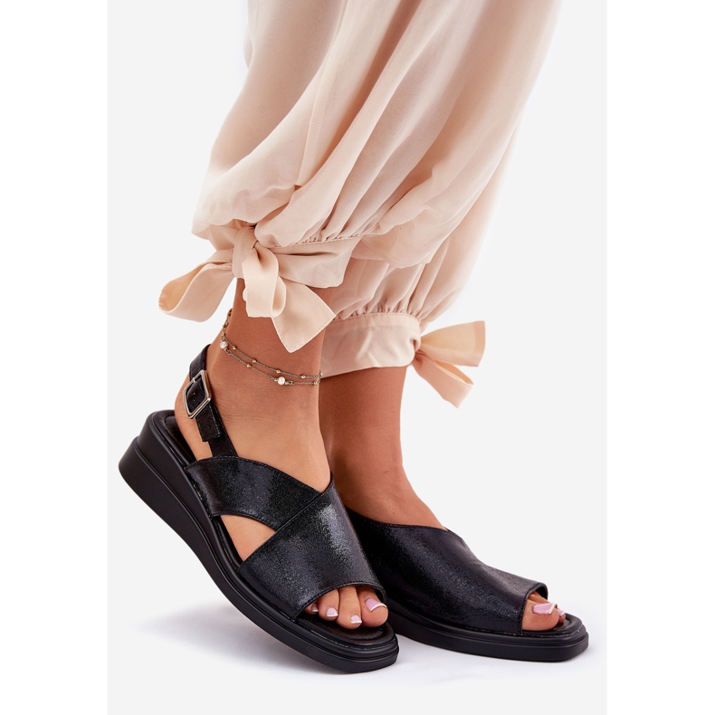 Jezzi Lackierte Frauensandalen auf Keil mit Öko -Leder schwarzes Leder 1