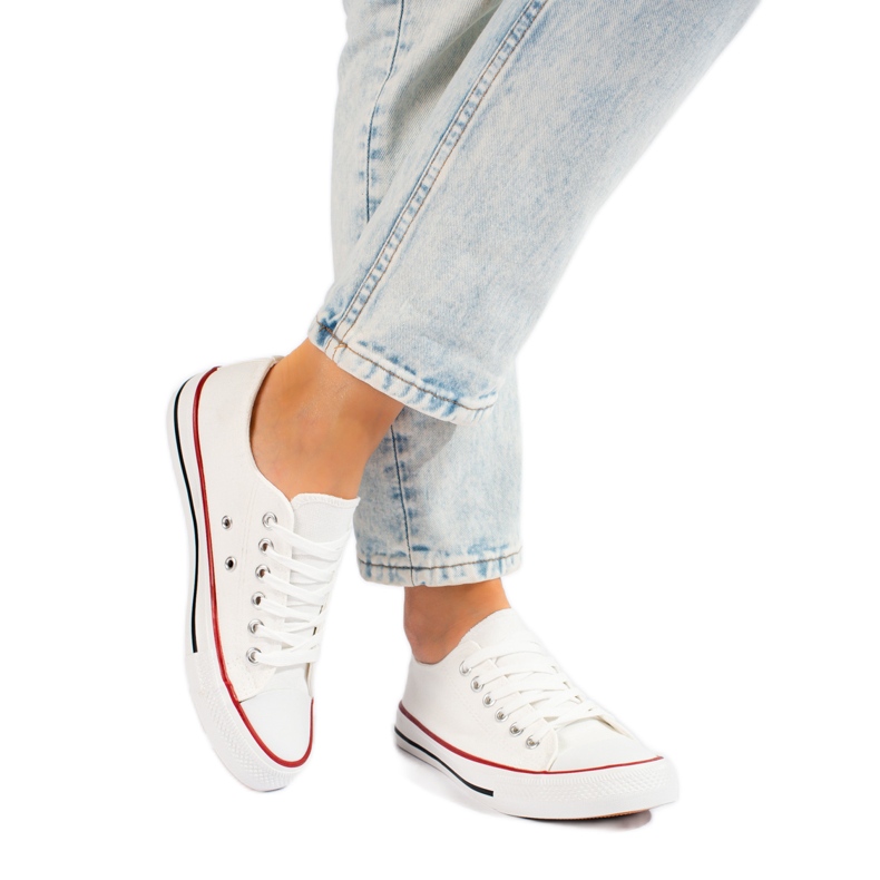 BM Weiße Turnschuhe 1