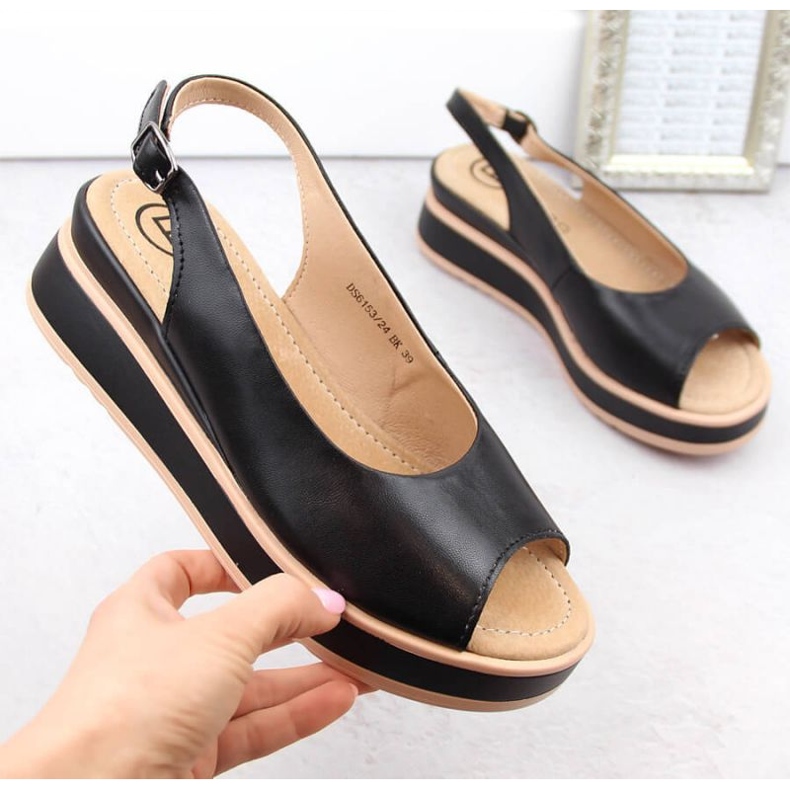 Filippo W PAW533 Plateausandalen aus schwarzem Leder 1