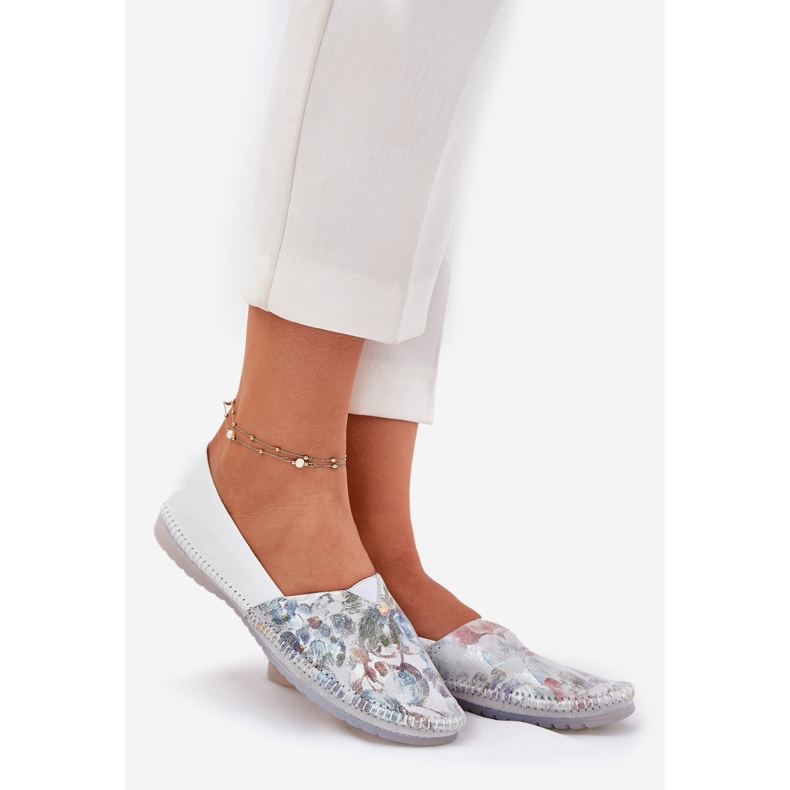 Leder-Ballerinas mit einem Muster Maciejka T1930-38 Weiß 1