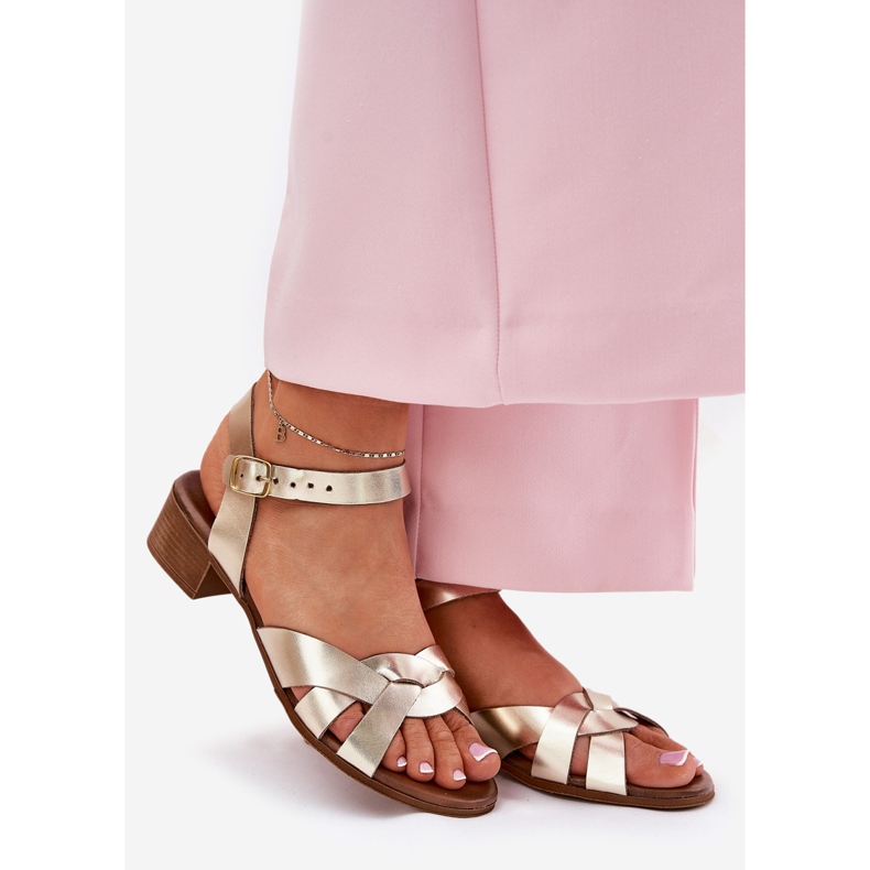 Ledersandalen mit einer zarten Ferse Zazoo 40372 Gold golden 1