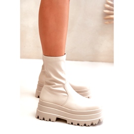 Hellbeige Stiefeletten auf massivem Plateau 4