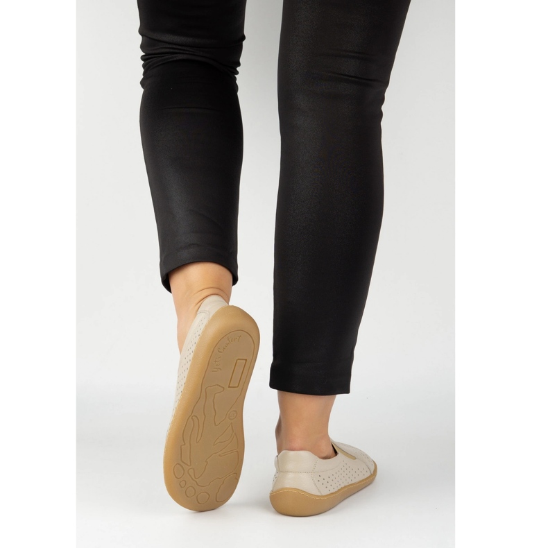 Olivier Barfuß minimalistische offene Arbeiten von Frauen 1308pol Beige 1