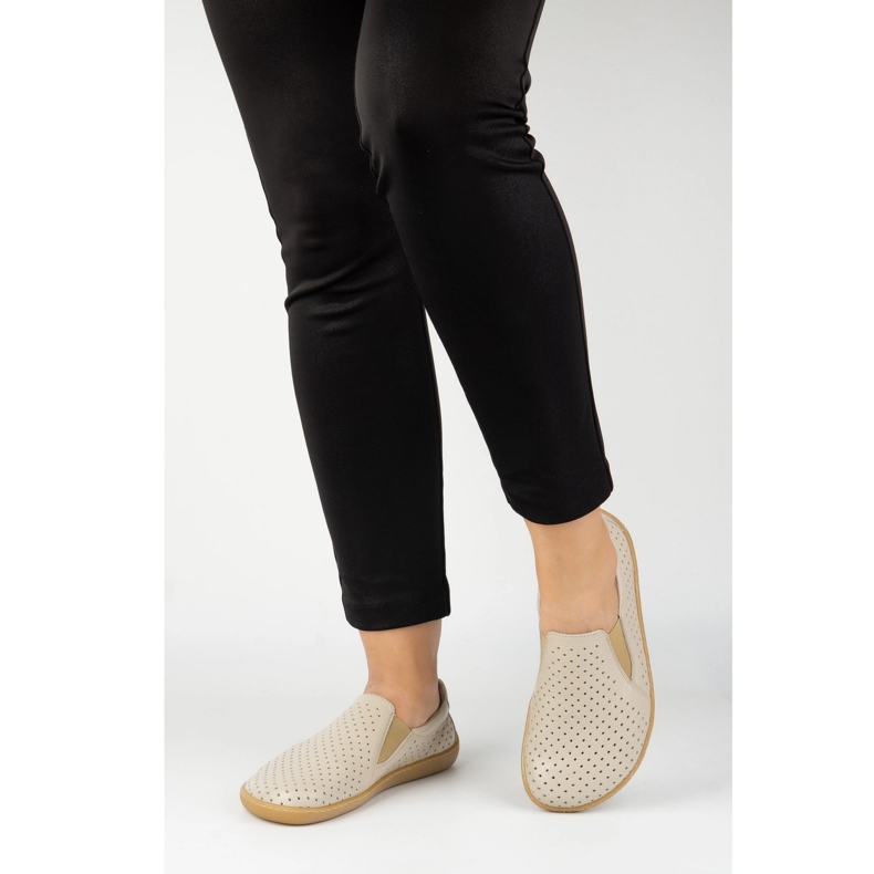 Olivier Barfuß minimalistische offene Arbeiten von Frauen 1308pol Beige 2