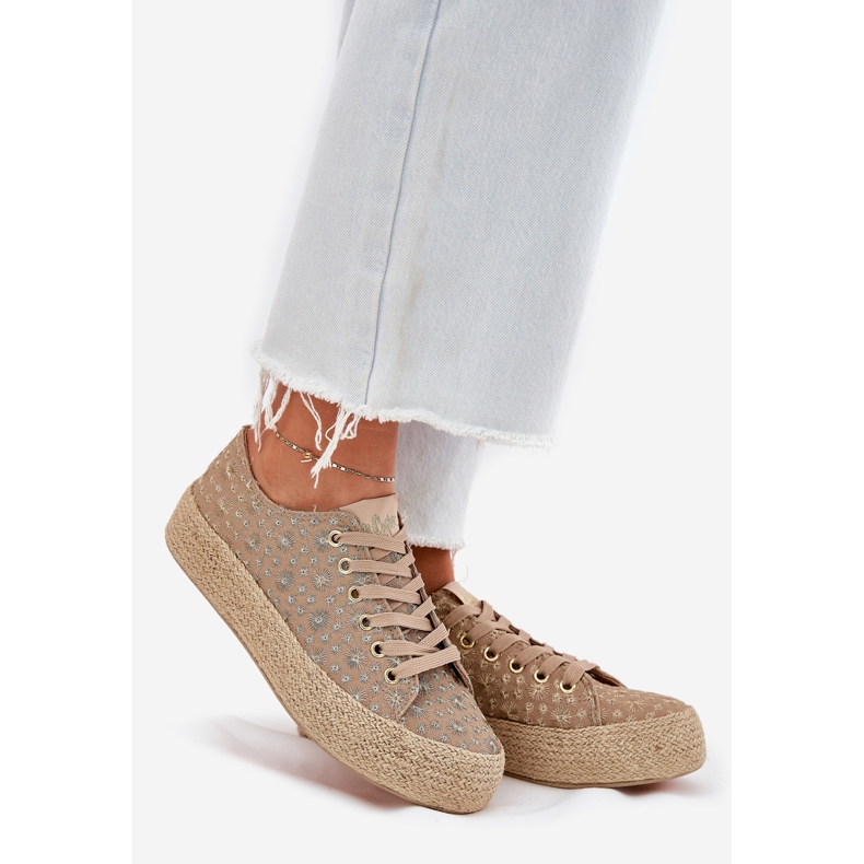 Mit Lee Cooper LCW-25-08-3646L Khaki Braid haben sich Frauen-Sneaker auf der Plattform mit Lee Cooper LCW-25-08-3646L gepoliert beige 1