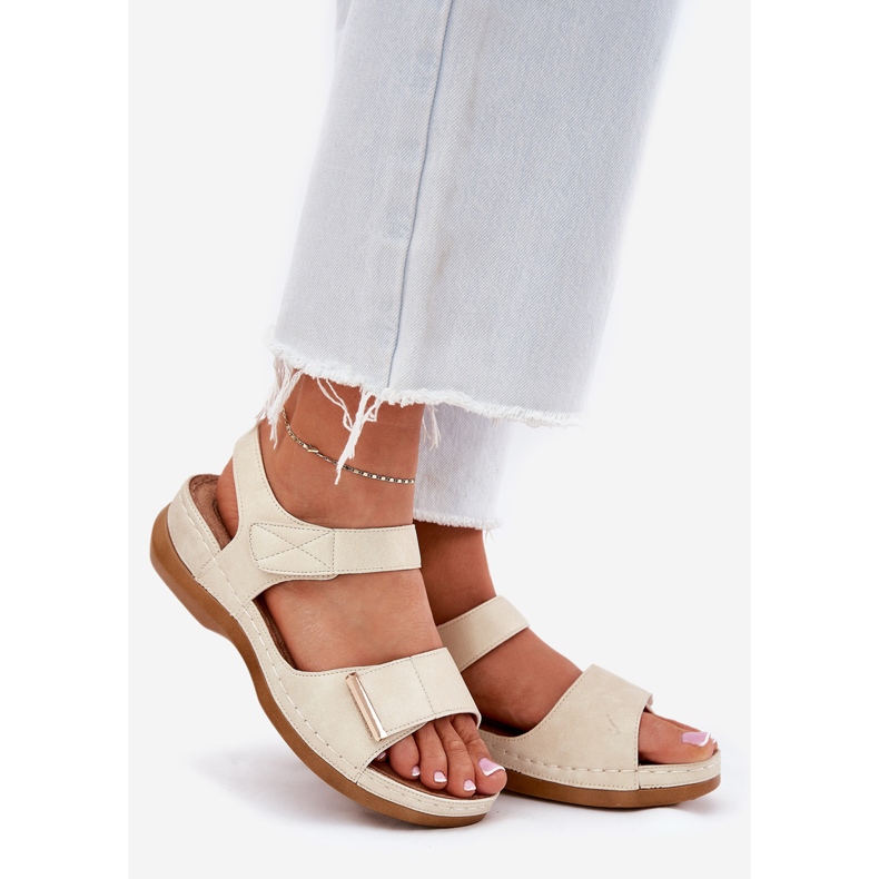 Evento Bequeme Damenklettsandalen golden 1