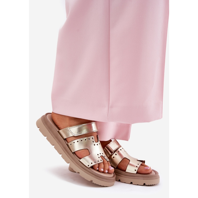 Natural Leder -Pantoffeln für Frauen auf der Gold -Plattform Zazoo 40440 golden 1