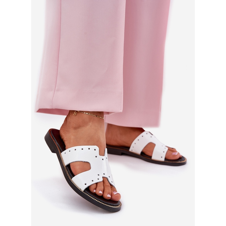 Zazoo 40326 Lackierte Frauenschuhe mit dekorativen Ausschnitten weiß 1