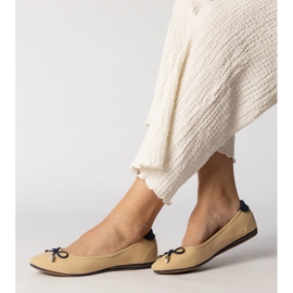 Beige Ballerinas verziert mit einer Schleife von Maddalena 3