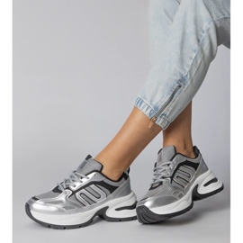 Silbersport -Turnschuhe auf einer massiven Sohle silber- 1