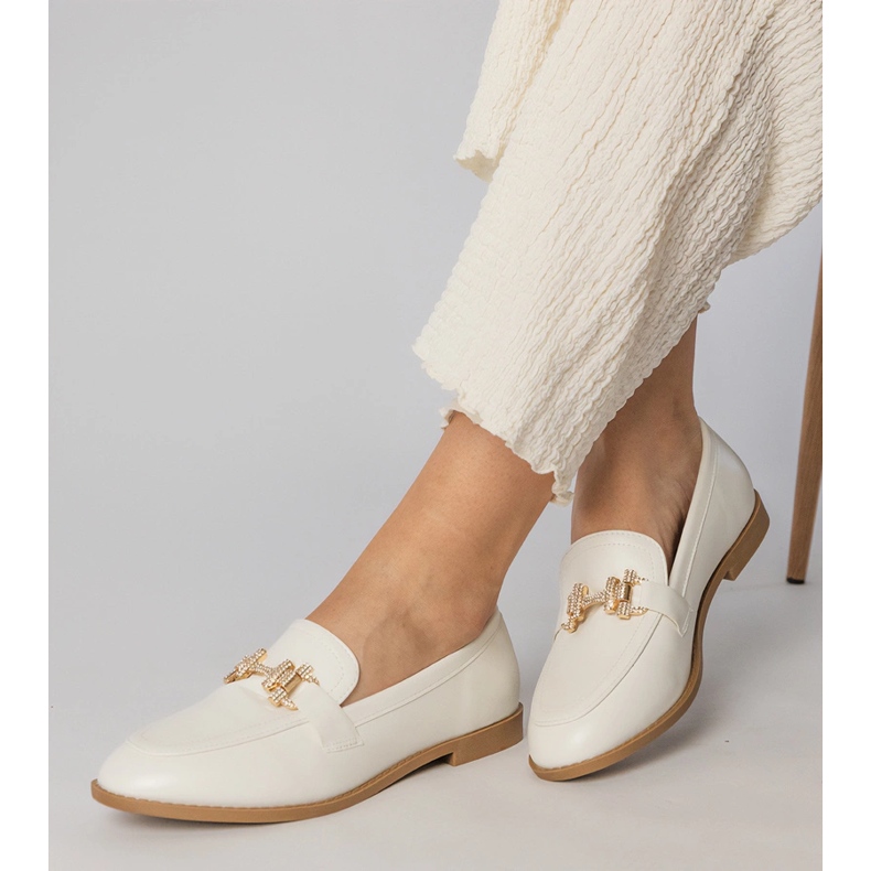 Weiße Slipper mit Zirkonen verziert 1