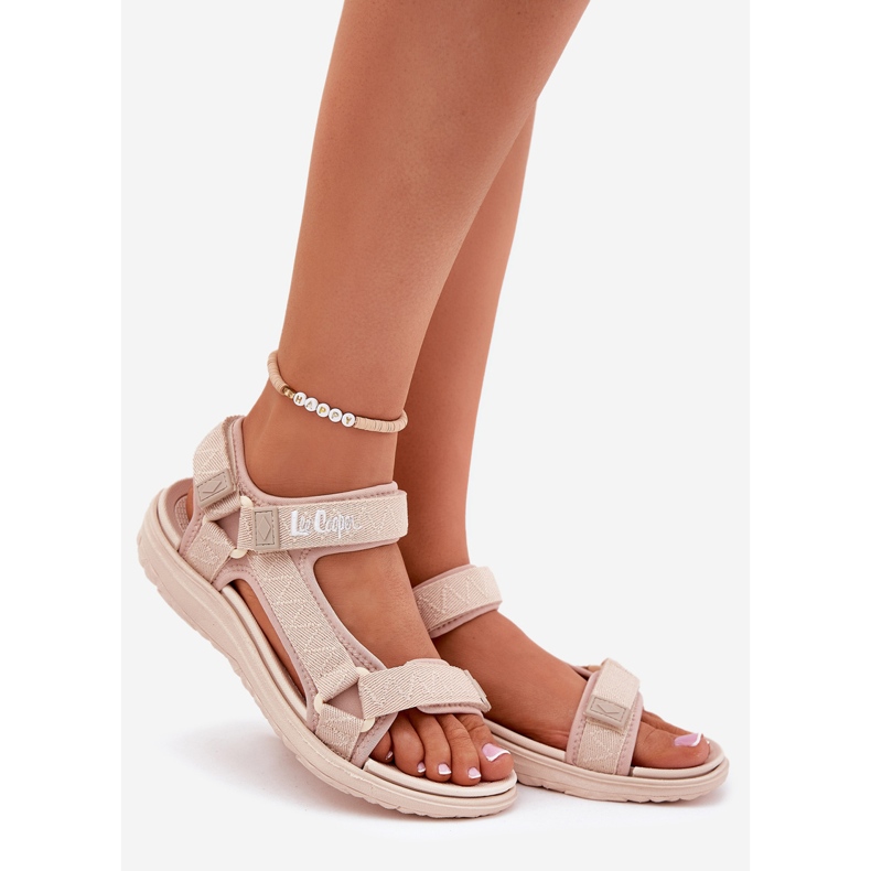 Frauenmaterial Sandalen für Klettverschluss Lee Cooper LCW-25-34-3560 Beige 1