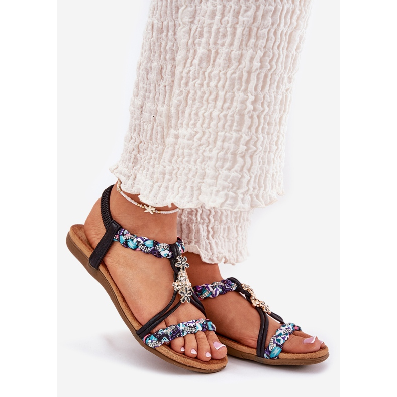 Flache Frauensandalen mit geflochtenen Streifen und Stiften Artikern 54C1331 Schwarz 1