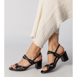 Schwarze Damensandalen mit hohen Absätzen 2