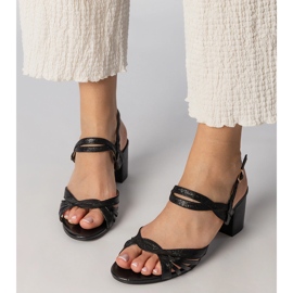 Schwarze Damensandalen mit hohen Absätzen 4