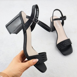 Frauensandalen auf dem schwarzen Vinceza 62228 Pfosten 1