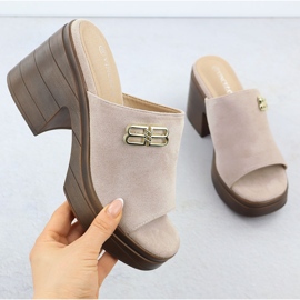 Damenschuhe auf der Säule Beige Vinceza 17400 1