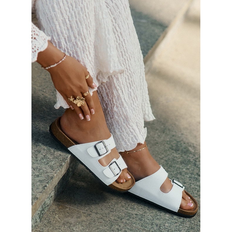 Evento Damenschuhe auf einer Korkenplattform mit weißen Schnallen 2