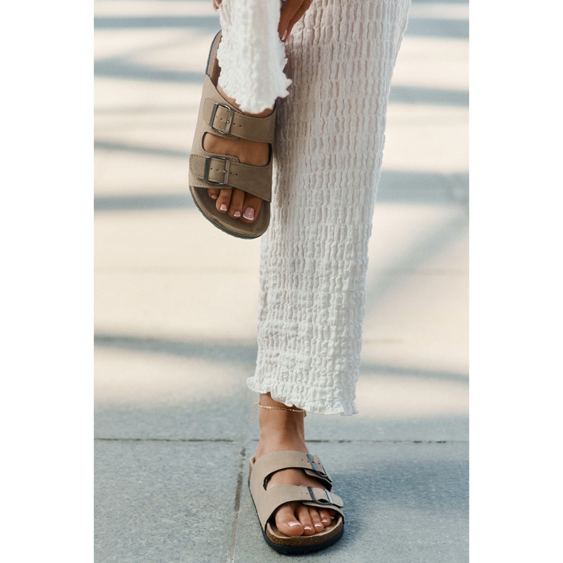 Evento Frauenflip flops mit Klemmen auf einer Korkplattform Beige 2