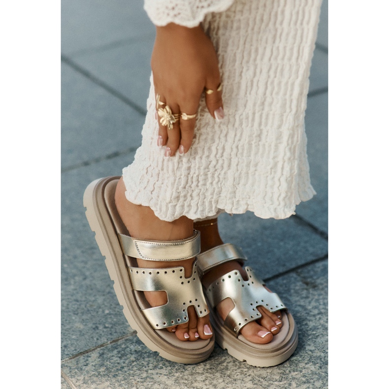 Natural Leder -Pantoffeln für Frauen auf der Gold -Plattform Zazoo 40440 golden 2