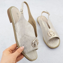 Frauensandalen mit einer Verzierung aus goldenem 43329 Potocki gebaut 1