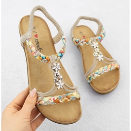 Frauensandalen rutschten beige Evento 8309 aus 1