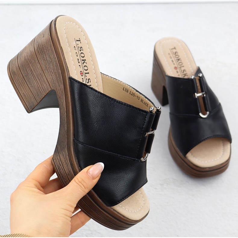 Damen-Leder-Flip-Flops auf dem schwarzen T.Sokolski L25-13 Post 1