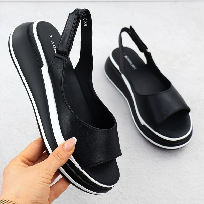 Frauen Ledersandalen auf Keilen schwarz T.Sokolski L25-247 1