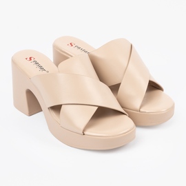Seastar Beige Flip -Flops auf dem Post 2