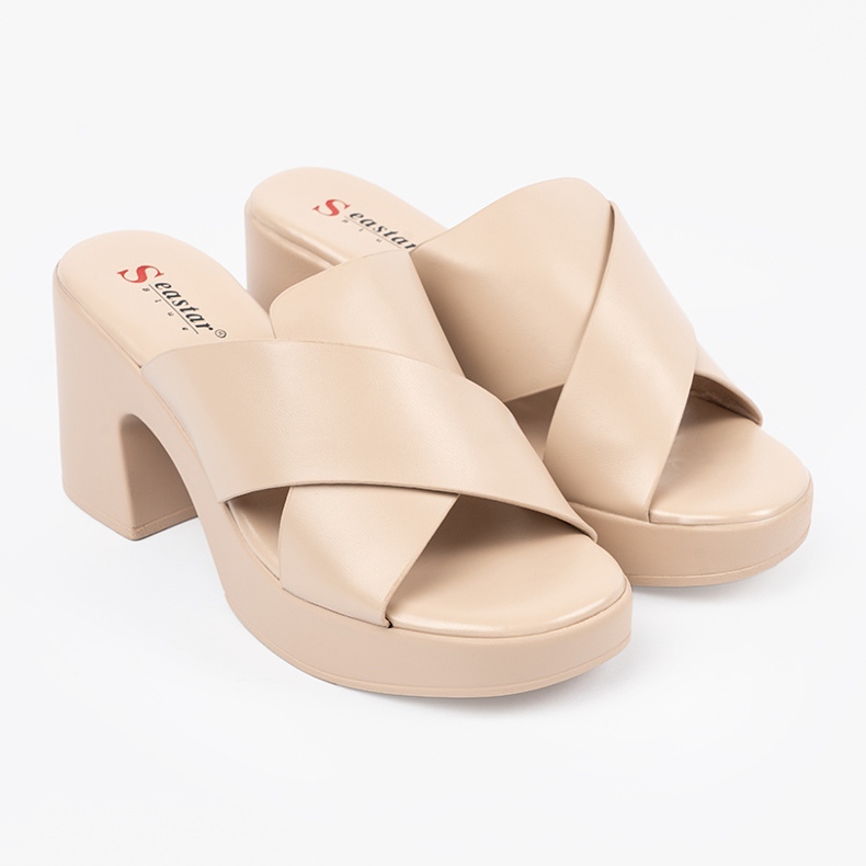 Seastar Beige Flip -Flops auf dem Post 2