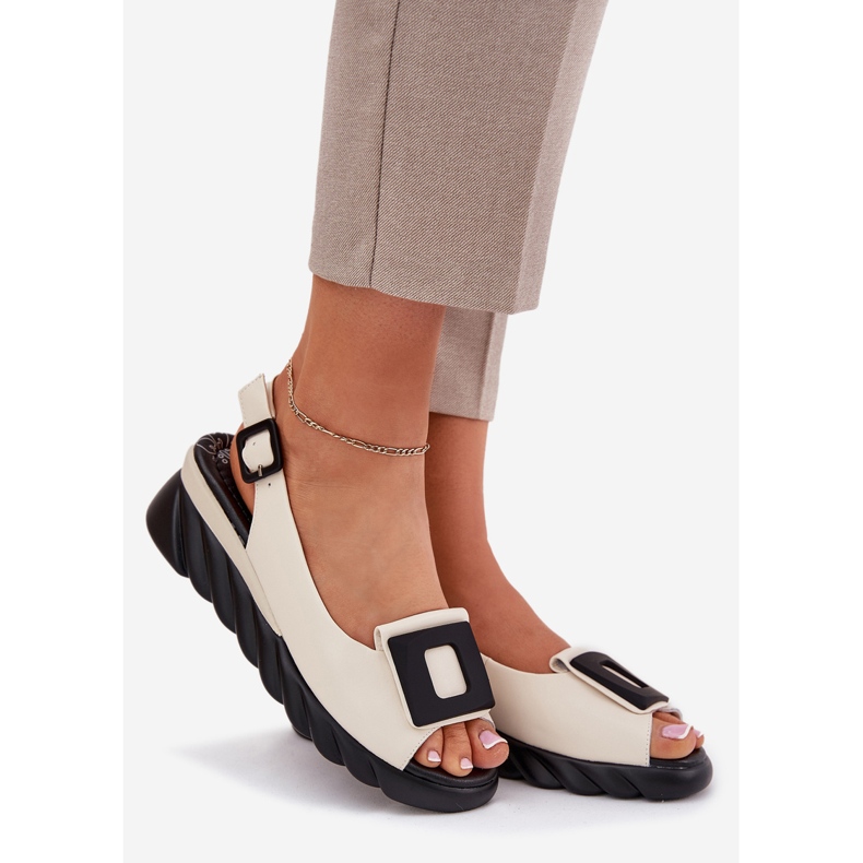 ARTIKER Damen -Ledersandalen mit einem Keil mit Dekoration Artker 56C1570 Beige 1