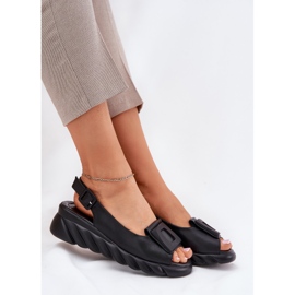 Damen -Ledersandalen mit einem Keil mit Dekoration Artiker 56C2156 Schwarz 6
