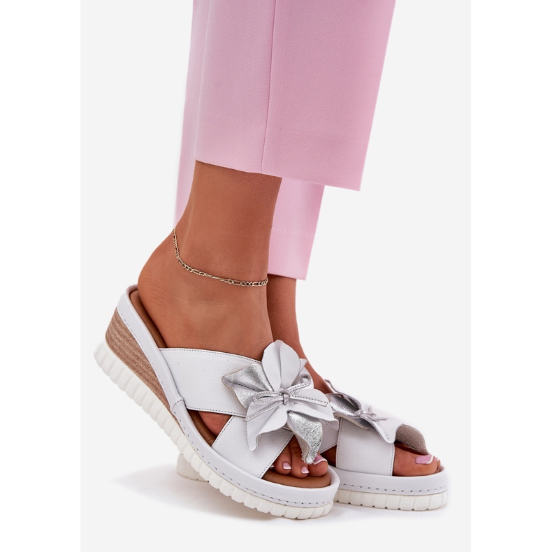 ARTIKER Frauen Lederkeile mit einem dekorativen Blumenartker 54C0538 Weiß und Silber silber- 1