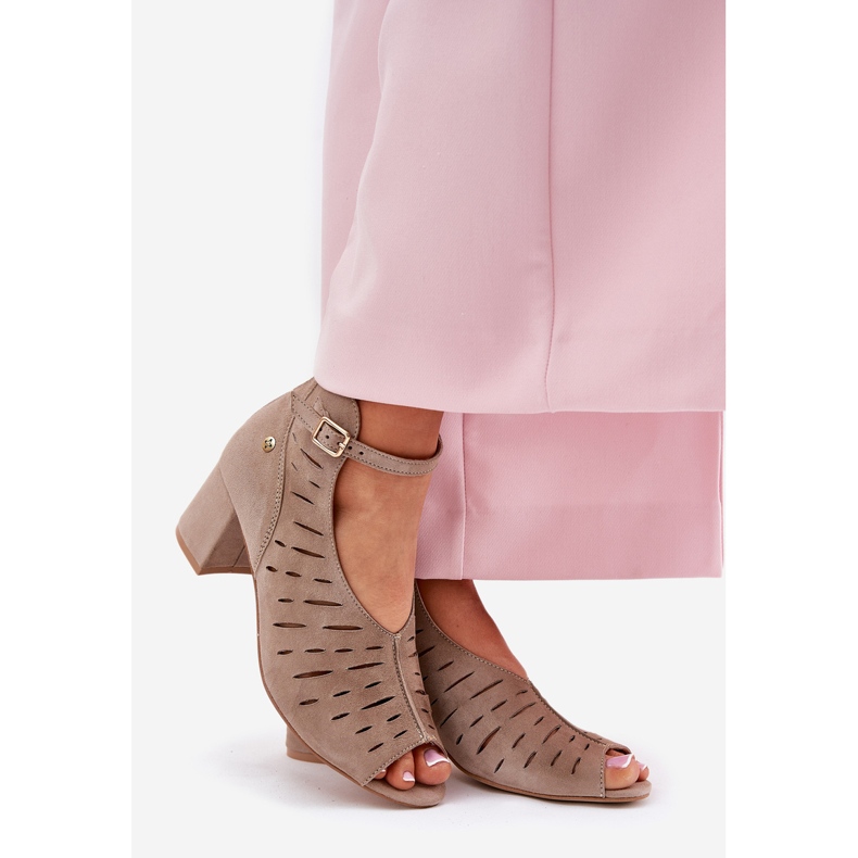 Wildlederstiefel für Frauen auf dem Maciejka-Post 06893-10 Dark Beige 1