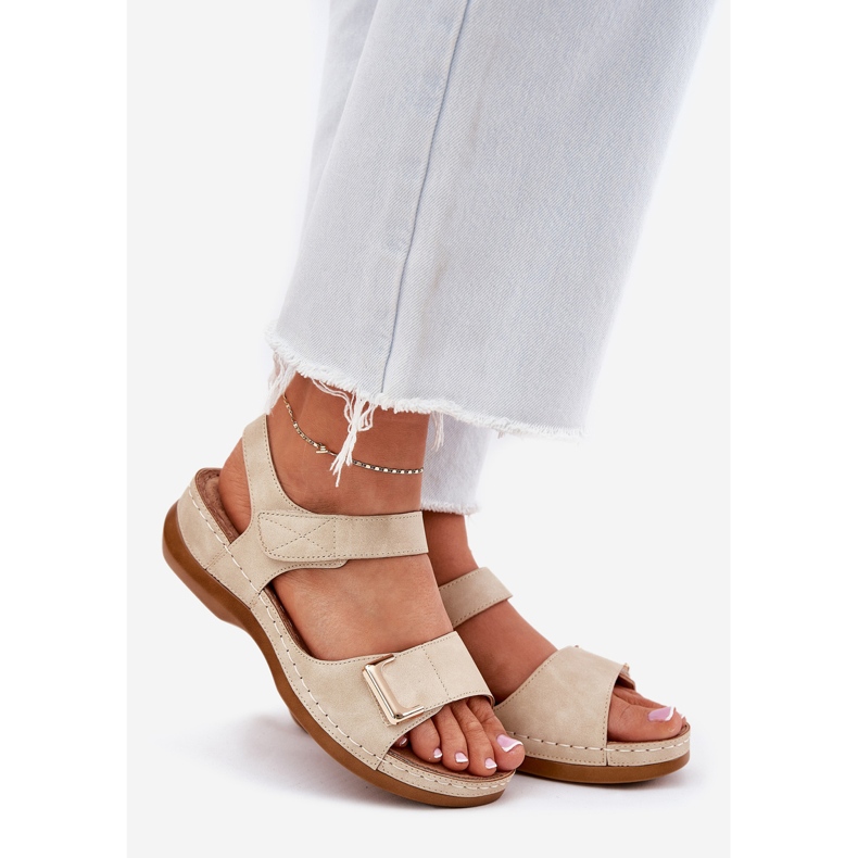EVento Bequeme Frauensandalen für beige Keile 1