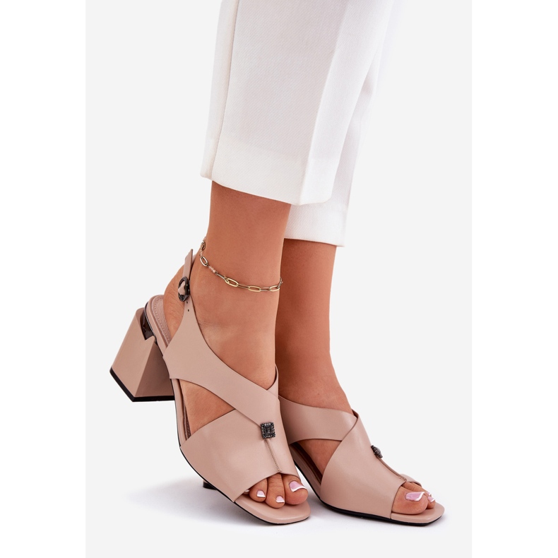 Elegante Frauensandalen auf dem Vinceza 62238 Beige Post 1