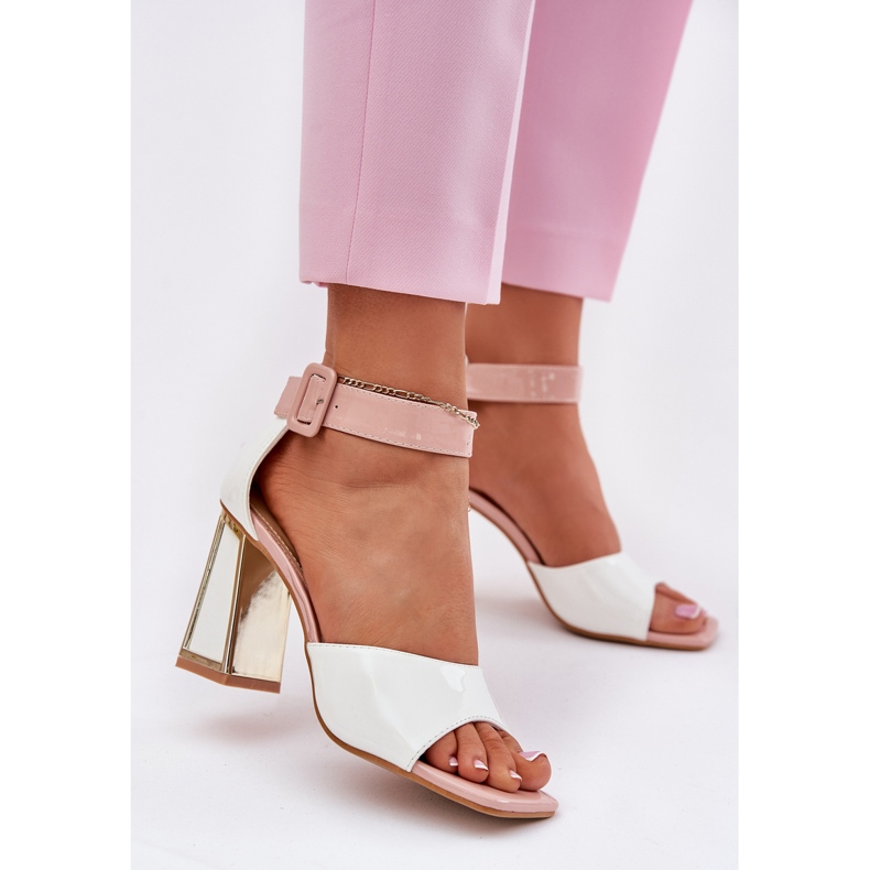 Bemalt Frauensandalen auf dem Vinceza 20266 White Post weiß 2