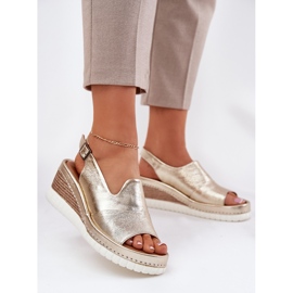 ARTIKER Frauen Ledersandalen für einen Keilartker 56C0920 Gold golden 3