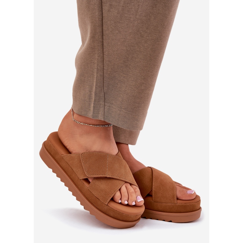 Frauenflip -Flops auf der Plattform mit Kamel -Verflechtungsstreifen braun 1