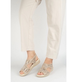 Vriston Frauenschuhe flexible Sandalen bequem Emma Beige glänzend ohne 1