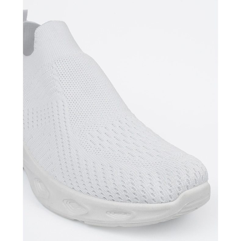 Sportschuhe für weiße Frauen 1